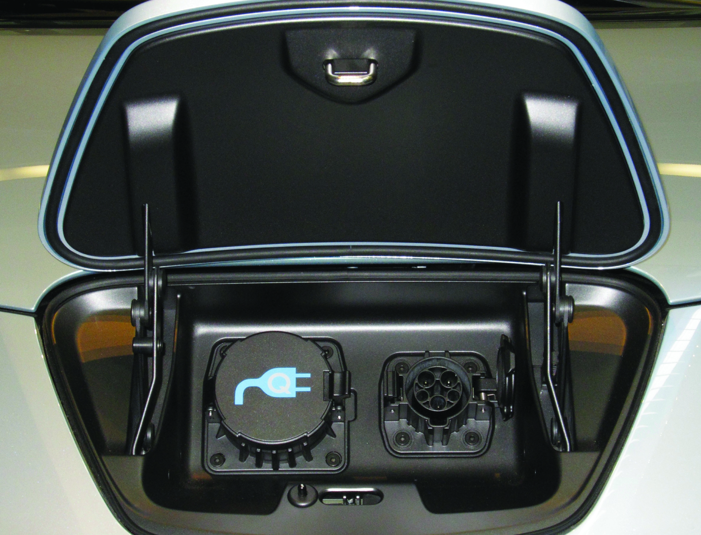 The battery management system could be applicable in electric vehicle battery charging station technologies.